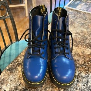 Dr. Martens - The Original- leather uppers- air cushion. Size 9 W. Size 7 M.